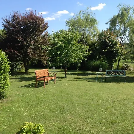 Le Beau Jardin Holiday home Ajat